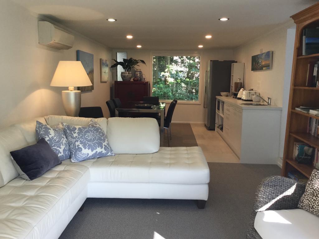 Sunny Glen Cottage Waikanae Exterior foto